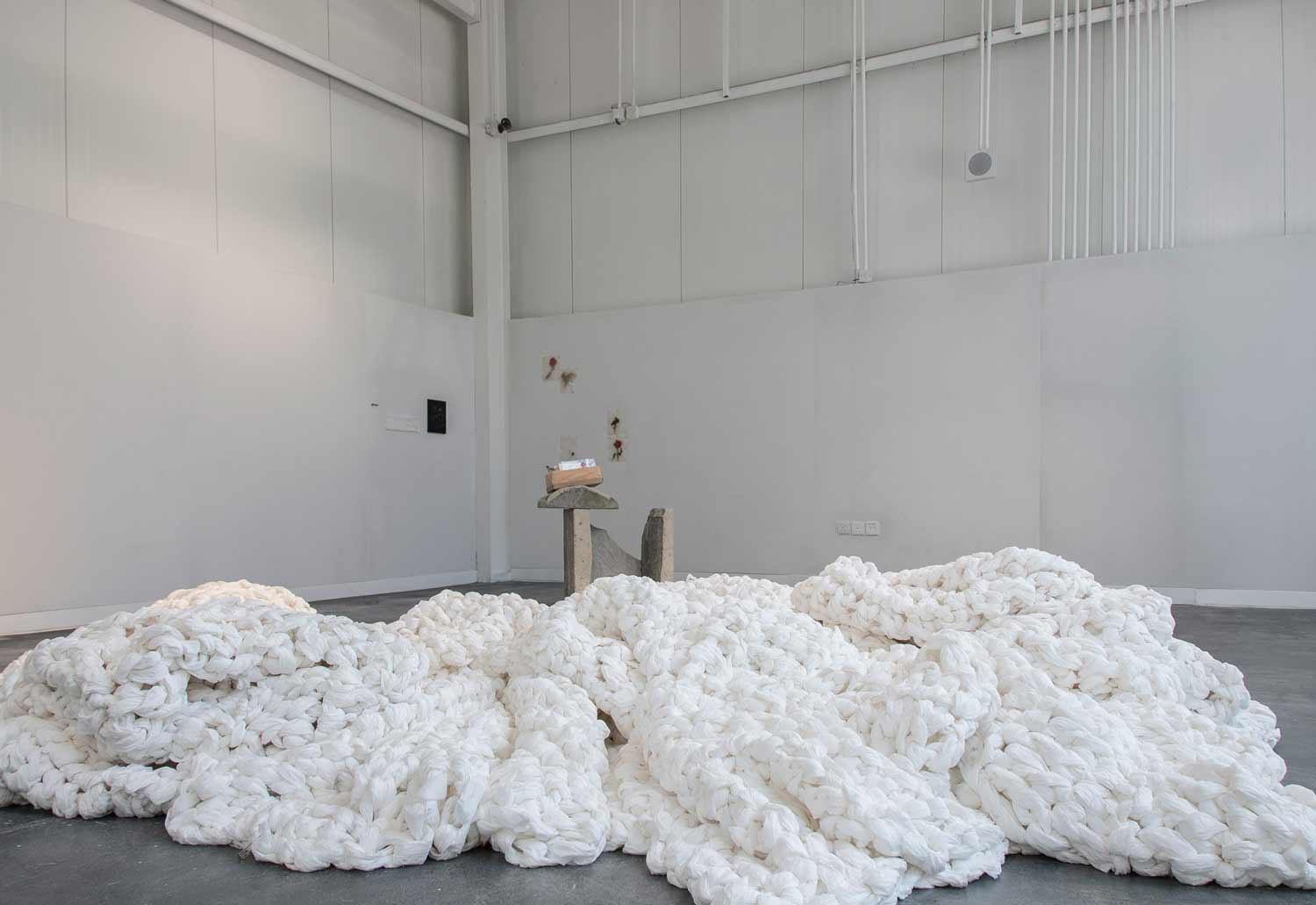 Sara Al Haddad, inhale, installation view at Bayn: the In-Between, Warehouse421, AD, 2017 - Image courtesy of Marwah Al Haddad